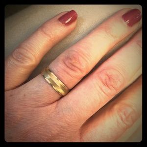 14 K Gold wedding band